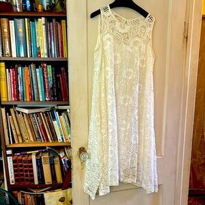 Elegant Lace Sleeveless Dress - White